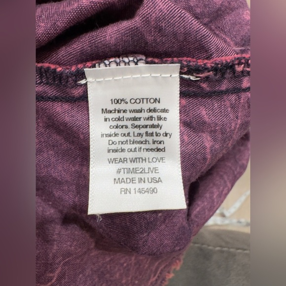 Electric & Rose Elliot Dresshirt Acid Denim. 100% cotton. 💜💟 - Picture 13 of 13